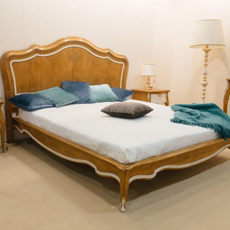Двуспальная кровать ручной работы с основой из французской вишни Majestic AM Classic - фото