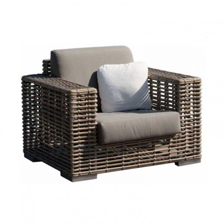 Кресло из плетеного ротанга с мягким сиденьем Castries Skyline Design - фото