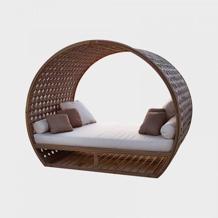 Лаунж-диван с мягким матрасом и круглым навесом из ротанга Moonlight Skyline Design - фото