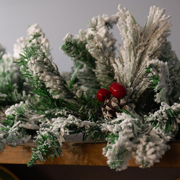 Рождественская заснеженная гирлянда с искусственным декором Mercury - фото