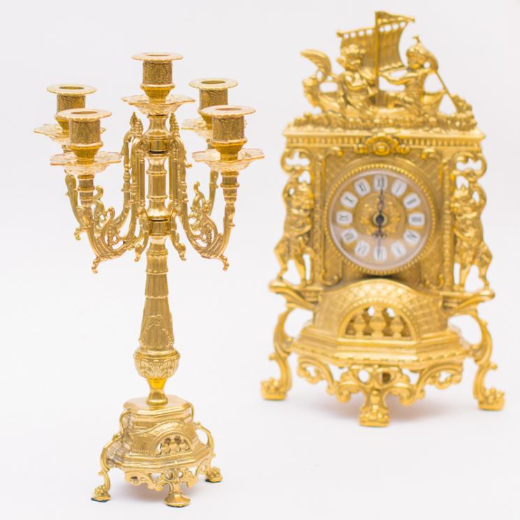 Набор из каминных часов и двух канделябров из латуни золотистого цвета Alberti Livio - фото