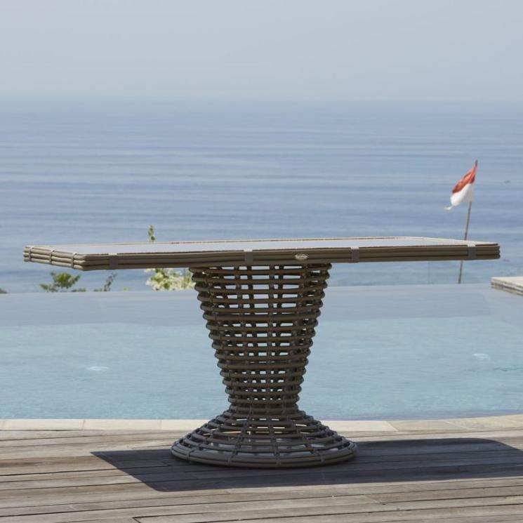 Обеденный стол с основой из плетеного техноротанга и стеклянной столешницей Sparta Kubu Mushroom Skyline Design - фото
