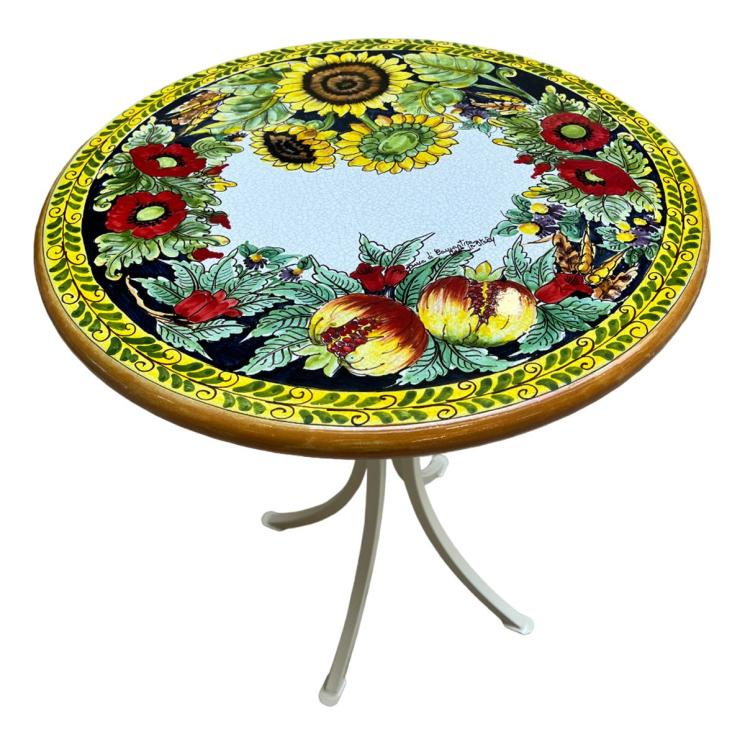 Круглый базальтовый стол с цветами и гранатом Giras Papav Duca di Camastra - фото
