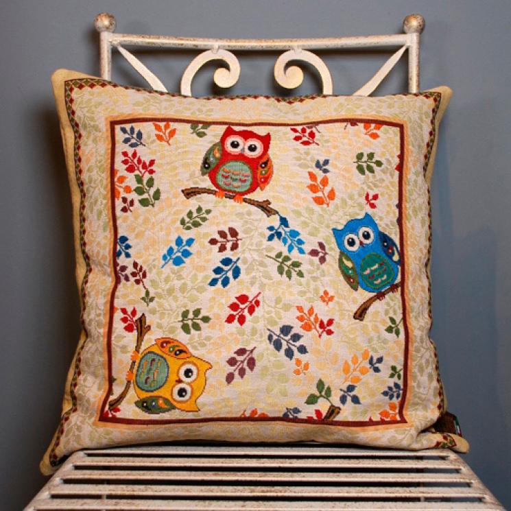 Подушка из прочного гобелена кофейного цвета с разноцветным рисунком "Мудрая сова" Emily Home - фото