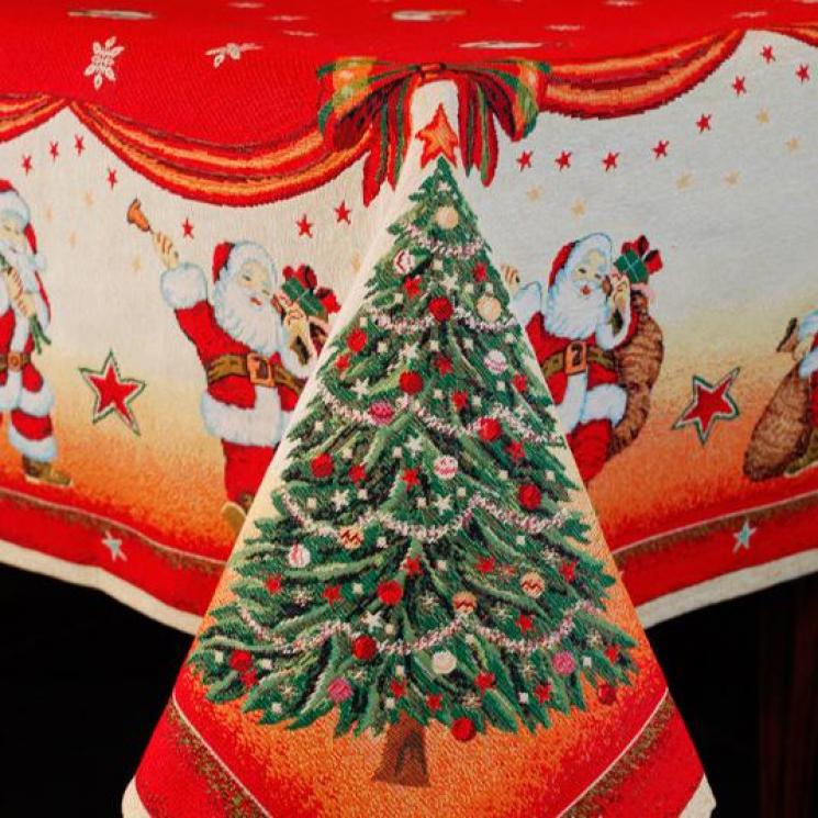 Новогодняя скатерть из гобелена с красочным рисунком "Санта Клаусы" Emilia Arredamento - фото