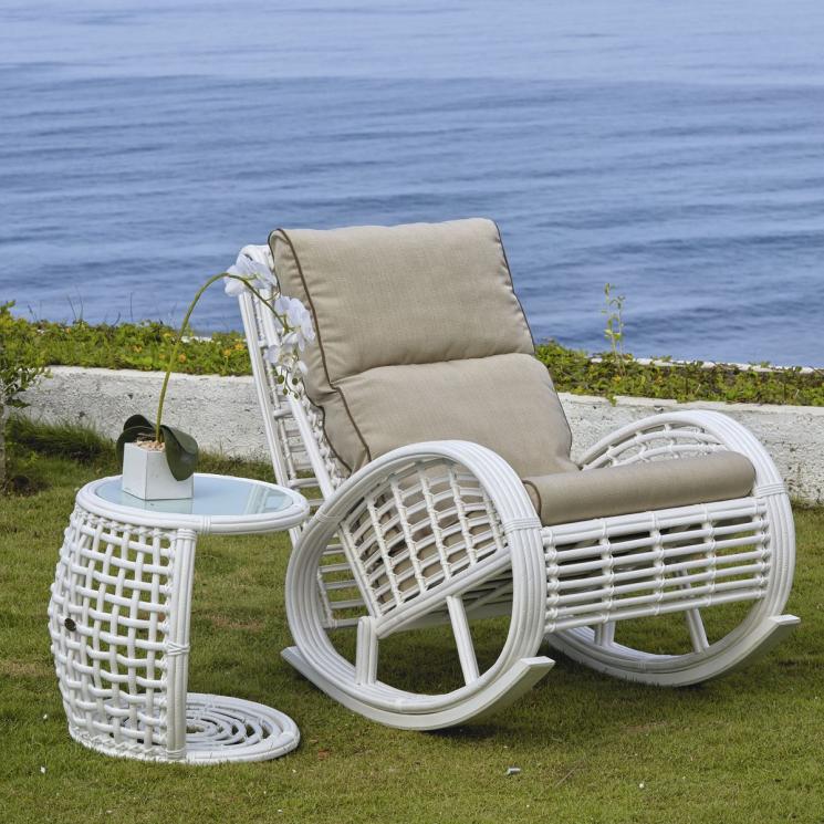 Коллекция плетеных кресел-качалок для отдыха в саду и на террасе Taurus Skyline Design - фото