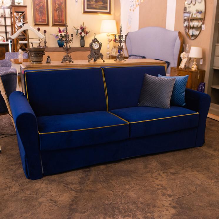 Раскладной диван с велюровой обивкой и каркасом из французской вишни Liz  - фото