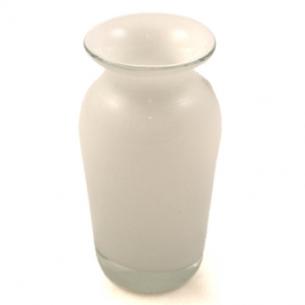 Узкая матовая ваза белого цвета Fiore