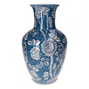 Керамическая ваза синяя с цветочным узором