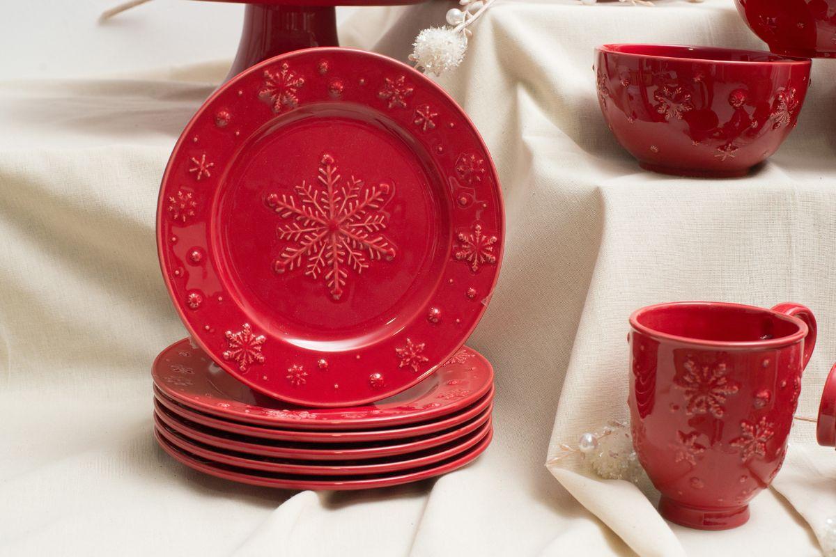 Купить красную посуду. Посуда красного цвета. Новогодняя посуда. Новогодний столовый сервиз. Новогодний набор посуды.