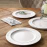 Набор из 4-х обеденных тарелок с рельефным узором "Флорентийская лоза" Certified International  - фото
