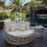Белый круглый лаунж-диван с мягким матрасом для отдыха на террасе Villa Skyline Design  - фото