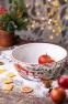 Глубокий керамический салатник с ярким праздничным рисунком "Рождественский домик" Certified International  - фото