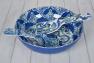 Синий салатник с ложкой и вилкой из меламина с узором Maiorca Maison  - фото