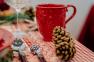 Новогодняя чашка из красной керамики с рельефными элементами "Снежинки" Bordallo  - фото