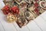 Салфетка с люрексом из красочного гобелена "Открытки к Рождеству" Villa Grazia  - фото