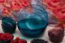Прозрачный стеклянный салатник голубого цвета с пузырьками воздуха Matisse Comtesse Milano  - фото