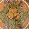 Декоративная тарелка с рисунком гранатов и цветочным узором L´Antica Deruta  - фото