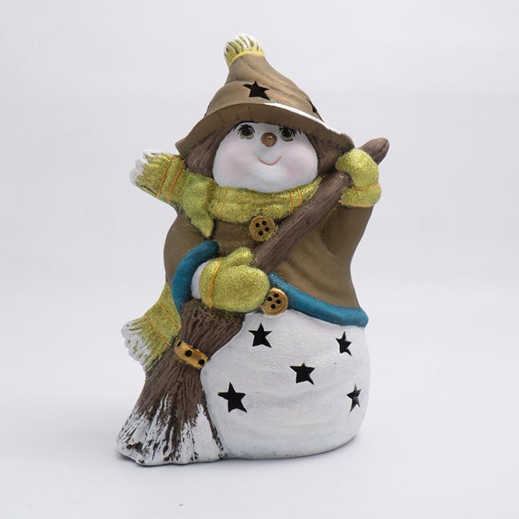 Статуетка з LED-підсвічуванням «Сніговик у бронзовому ковпачку з мітлою» Villa Grazia - фото