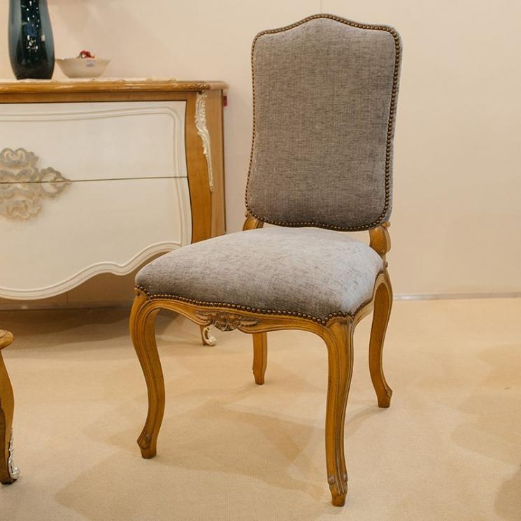 Елегантний стілець з м'яким сидінням та основою з натурального дерева Luis XV AM Classic - фото