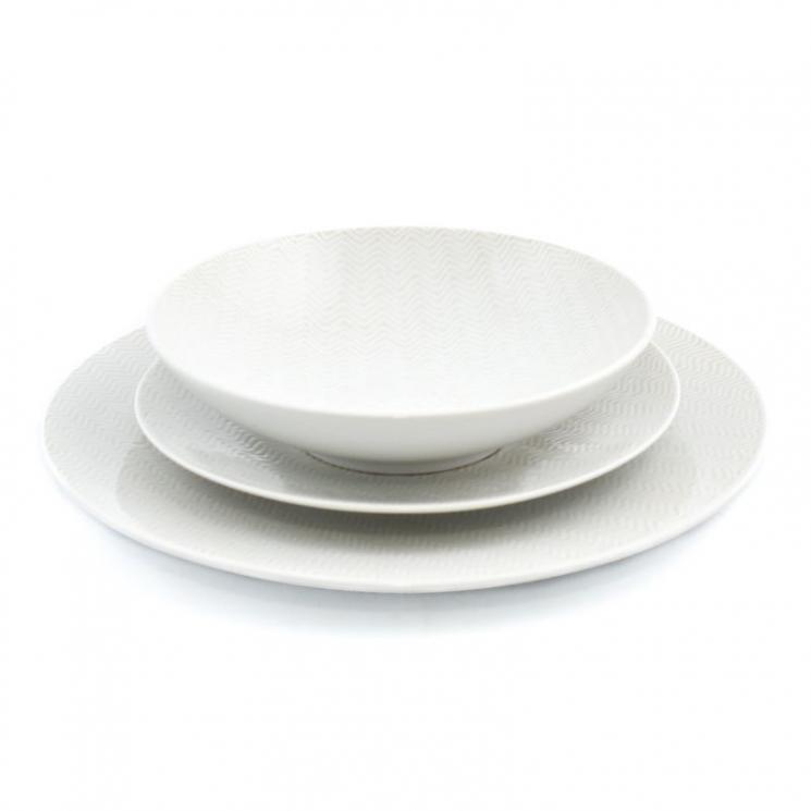 Комплект стильних білих тарілок із фактурним візерунком Chevron Bastide - фото