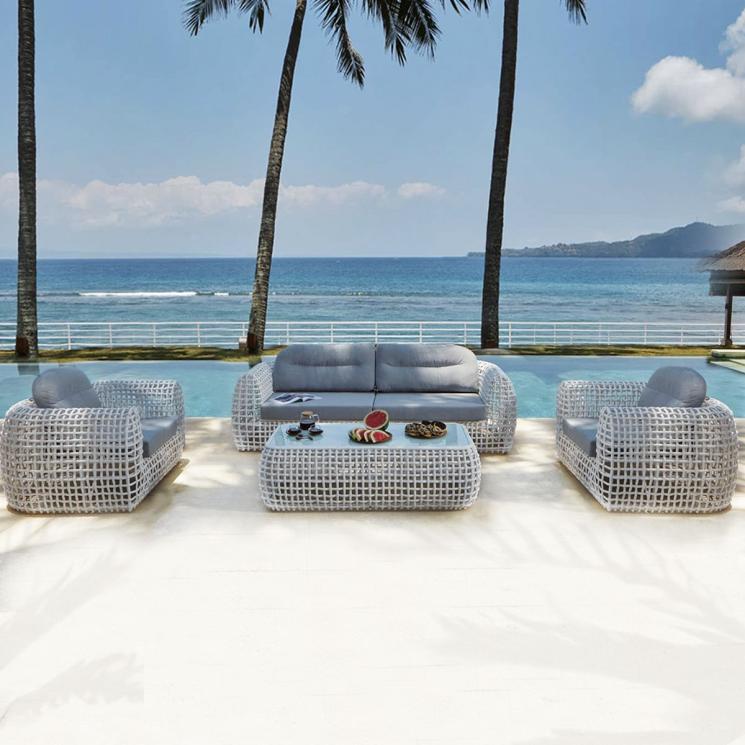 Комплект стильних меблів для відпочинку з білого ротанга Dynasty White Skyline Design - фото