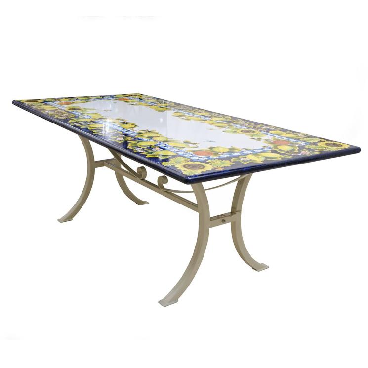Прямокутний стіл із базальту з декором Ischia Duca di Camastra - фото