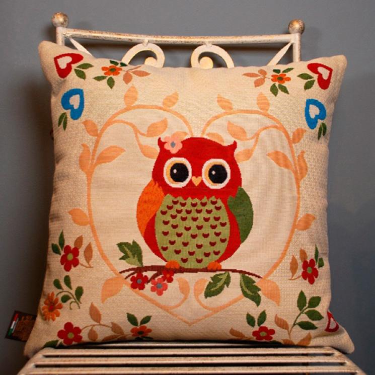 Гобеленова подушка бежевого кольору з центральним малюнком "Мудра сова" Emily Home - фото