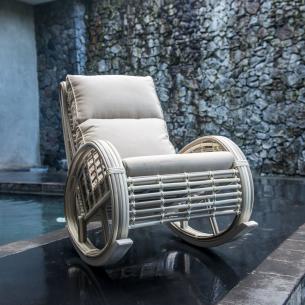 Плетене крісло-гойдалка для відпочинку в саду Taurus