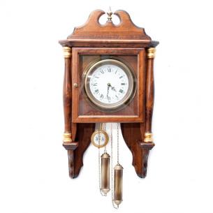 Настінний годинник старовинний з маятником і боєм