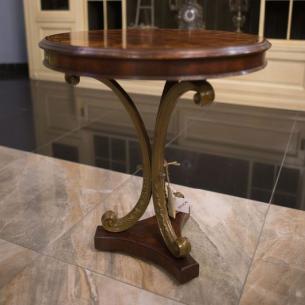 Круглий столик з інкрустованою стільницею та різьбленими ніжками Jonathan Charles