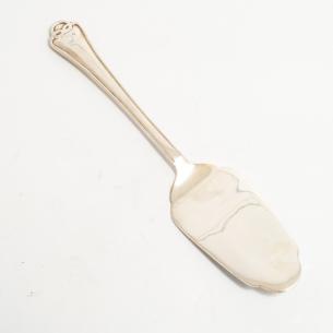 Срібна десертна лопатка у формі плоскої пелюстки
