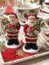 Керамічні Посудини для солі та перцю ручного розпису у вигляді фігурок Санти "Різдвяна казка" Certified International  - фото