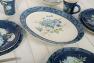 Овальне блюдо з візерунковою облямівкою та центральним малюнком гортензії "Сині квіти Богемії" Certified International  - фото