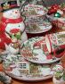 Обідні новорічні тарілки з малюнком сніговиків із подарунками "Різдвяний будиночок" Certified International  - фото