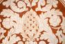 Настінна тарілка із двоколірної кераміки з рельєфним візерунком Scalfito L´Antica Deruta  - фото