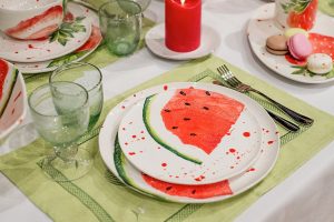 Восхитительная посуда из коллекции «Фруктовый коктейль» с ягодными принтами